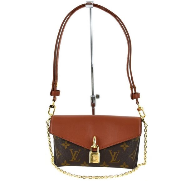 Louis Vuitton Padlock Onstrap Monogram Shoulder Bag - Picture 1 of 12